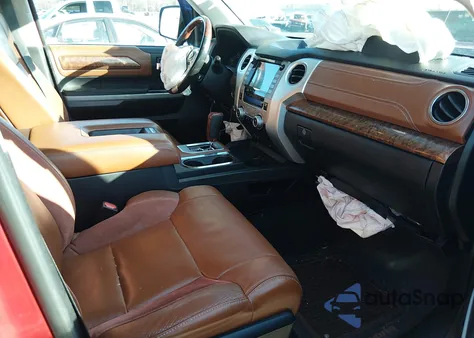 2020 Toyota Tundra 1794 Edition z USA, uszkodzony, nr VIN 5TFAY5F19LX922417